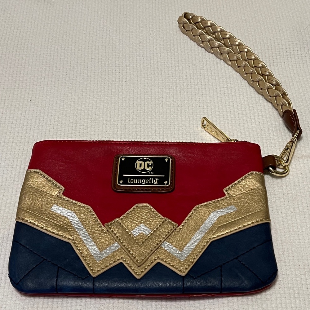 Loungefly DC Wonder Woman Wristlet Clutch – NEW!